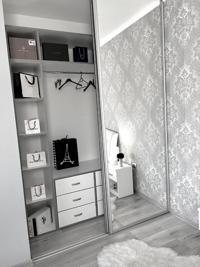 Luxurious Accommodation Floreşti Zewnętrze zdjęcie